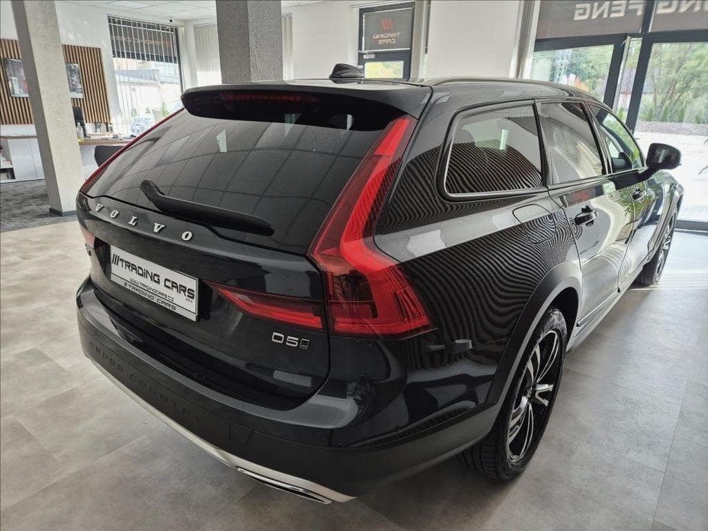 2020 Volvo V90 - 8