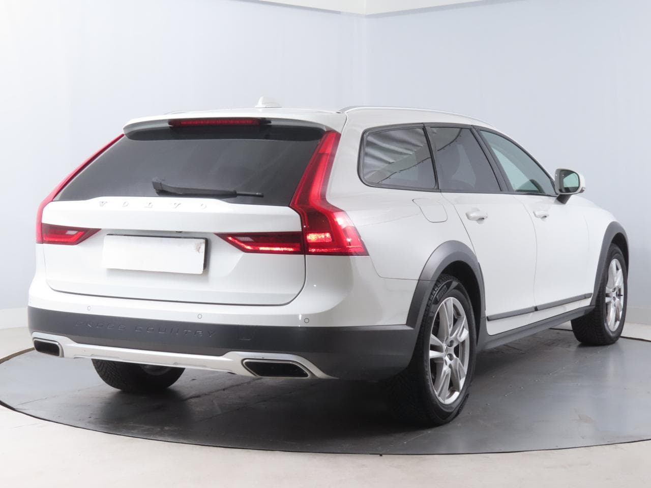 2018 Volvo V90 - 9