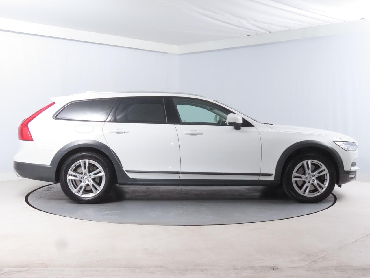2018 Volvo V90 - 11