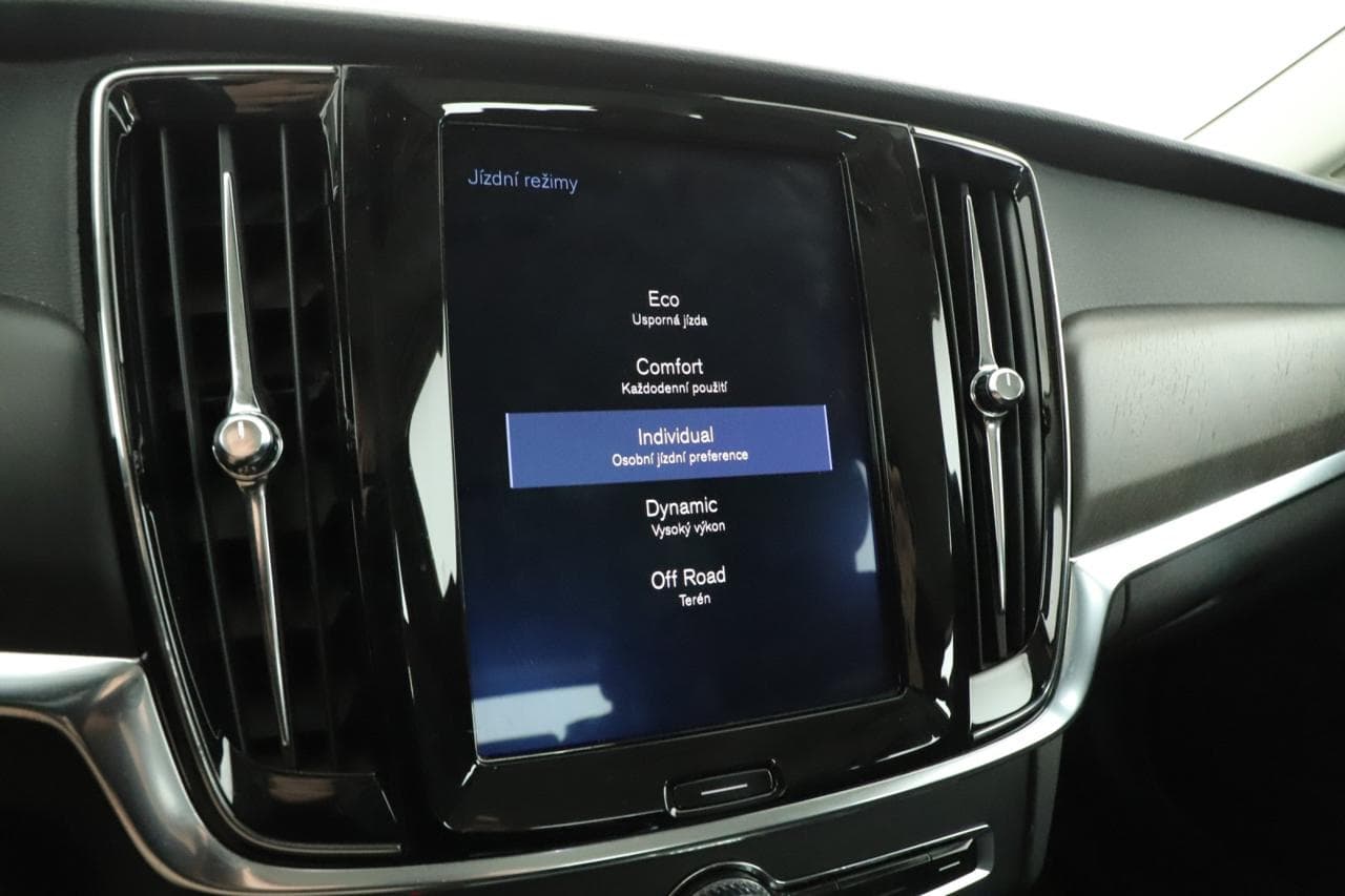 2019 Volvo V90 - 19