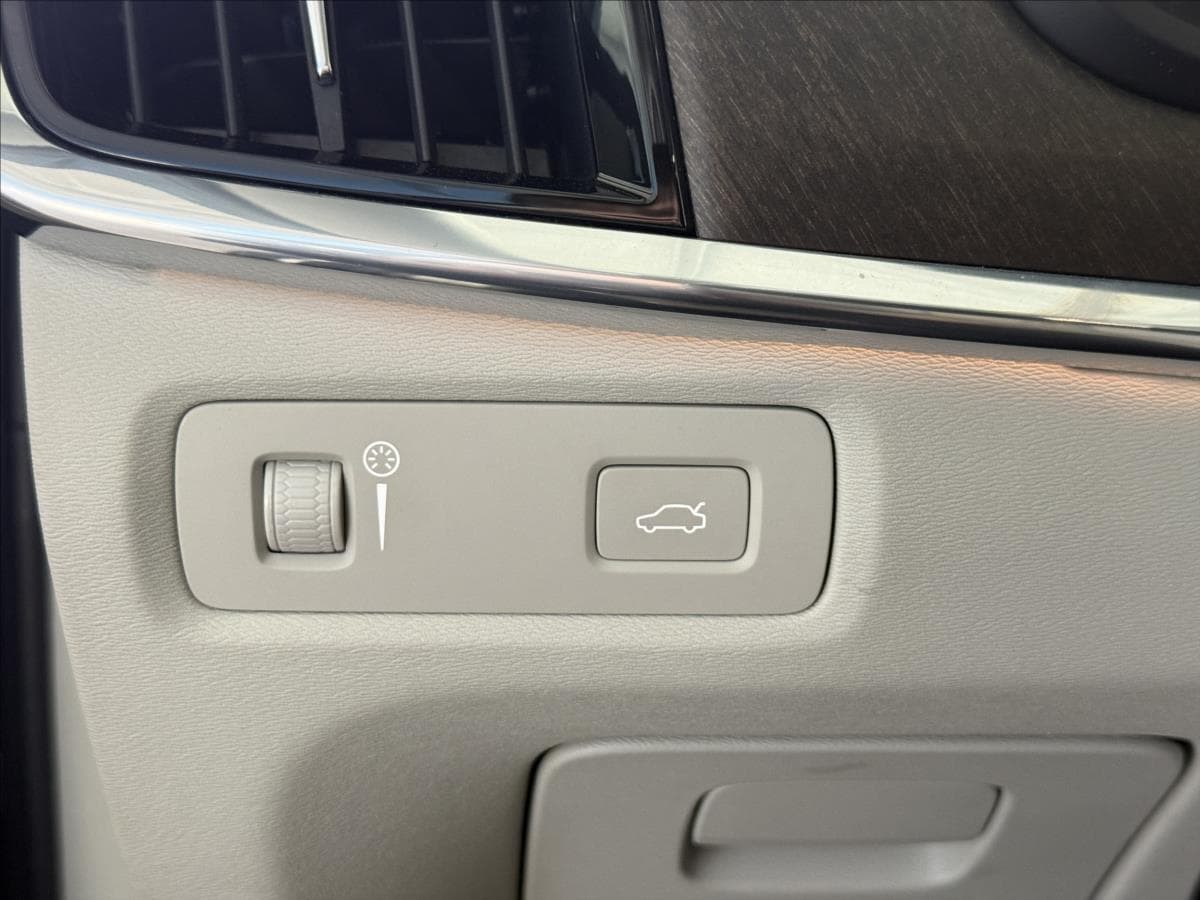 2019 Volvo V90 - 11