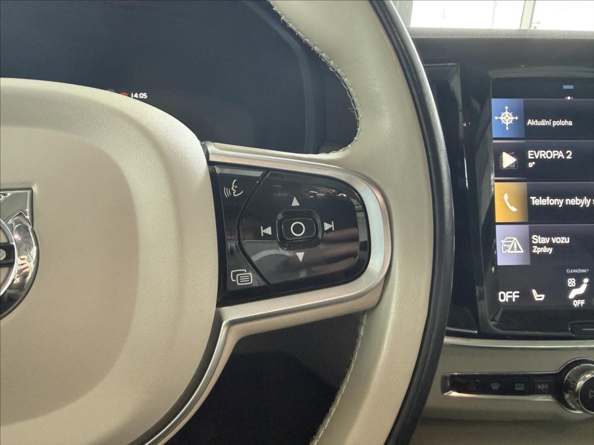 2019 Volvo V90 - 16