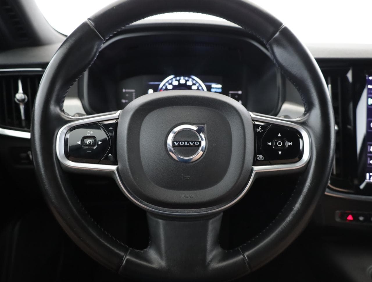 2017 Volvo V90 - 14
