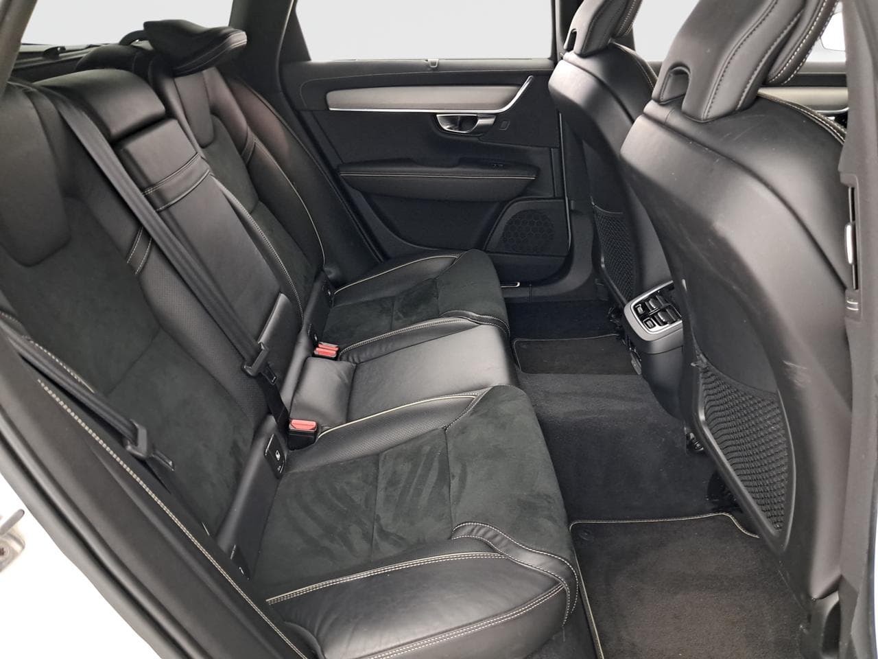2019 Volvo V90 - 13