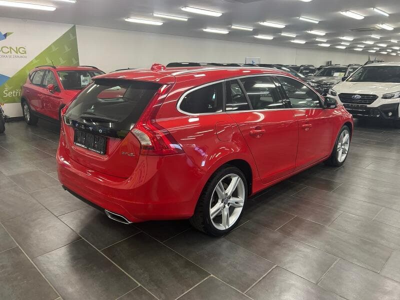 2016 Volvo V60 - 13