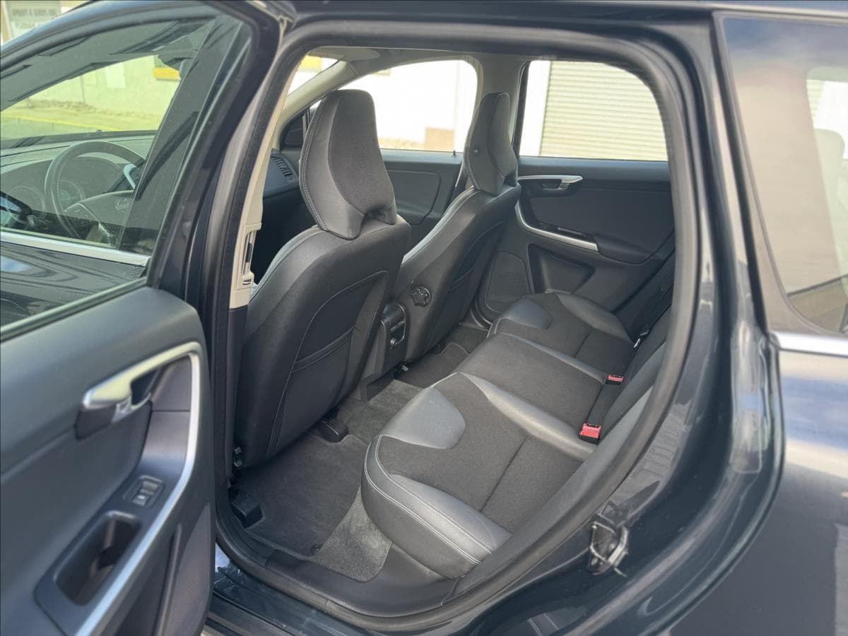2011 Volvo XC60 - 12