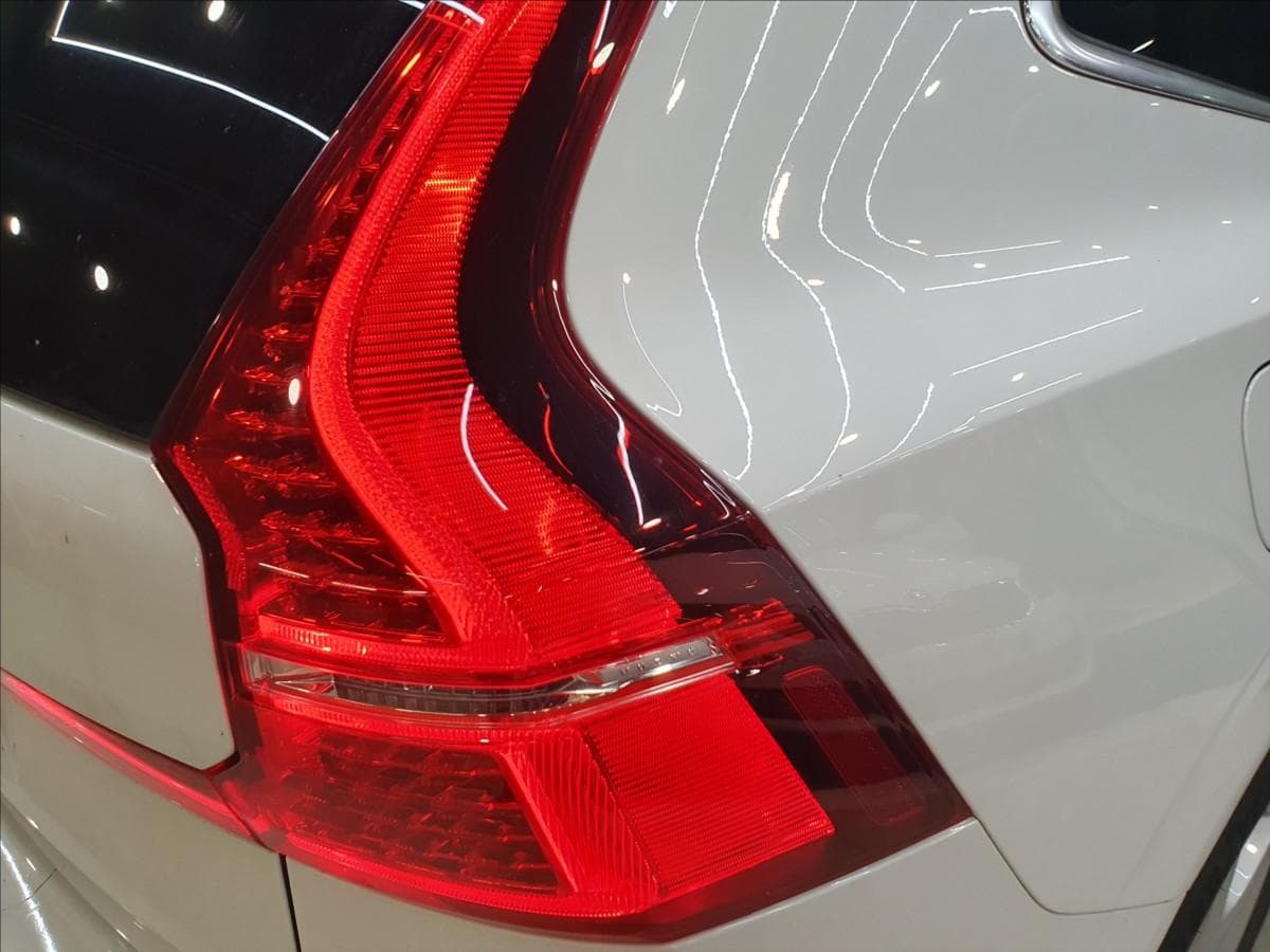 2019 Volvo XC60 - 16