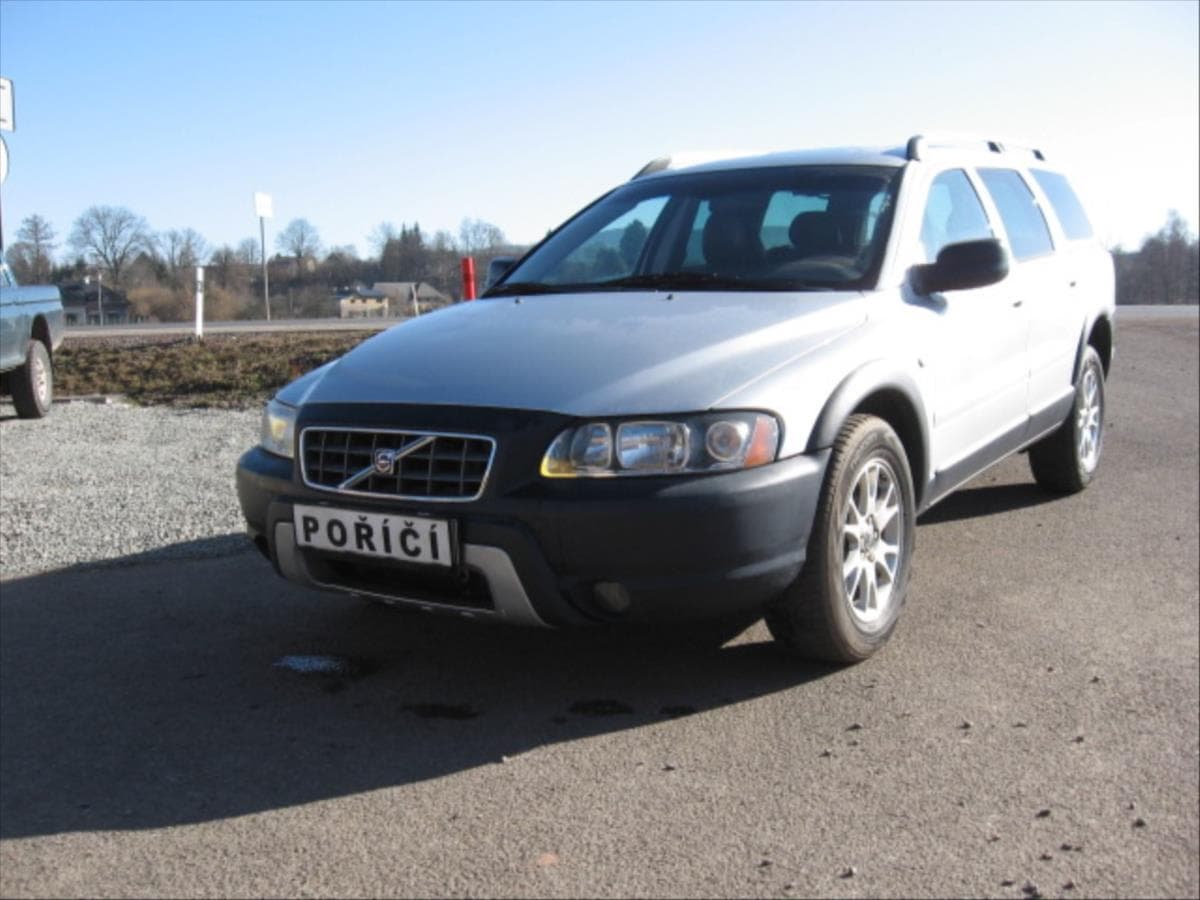 Volvo XC70 2,4 D5 kombi