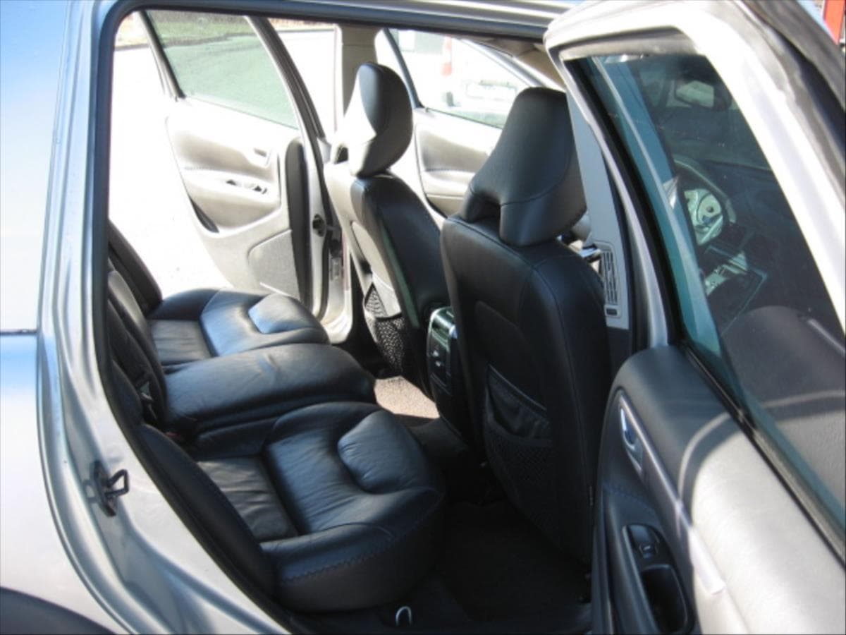 2005 Volvo Xc70 - 11