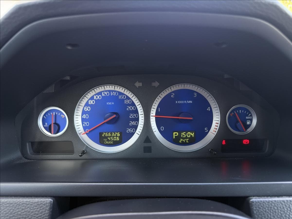 2011 Volvo XC90 - 17