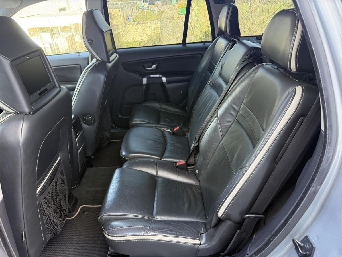2011 Volvo XC90 - 12