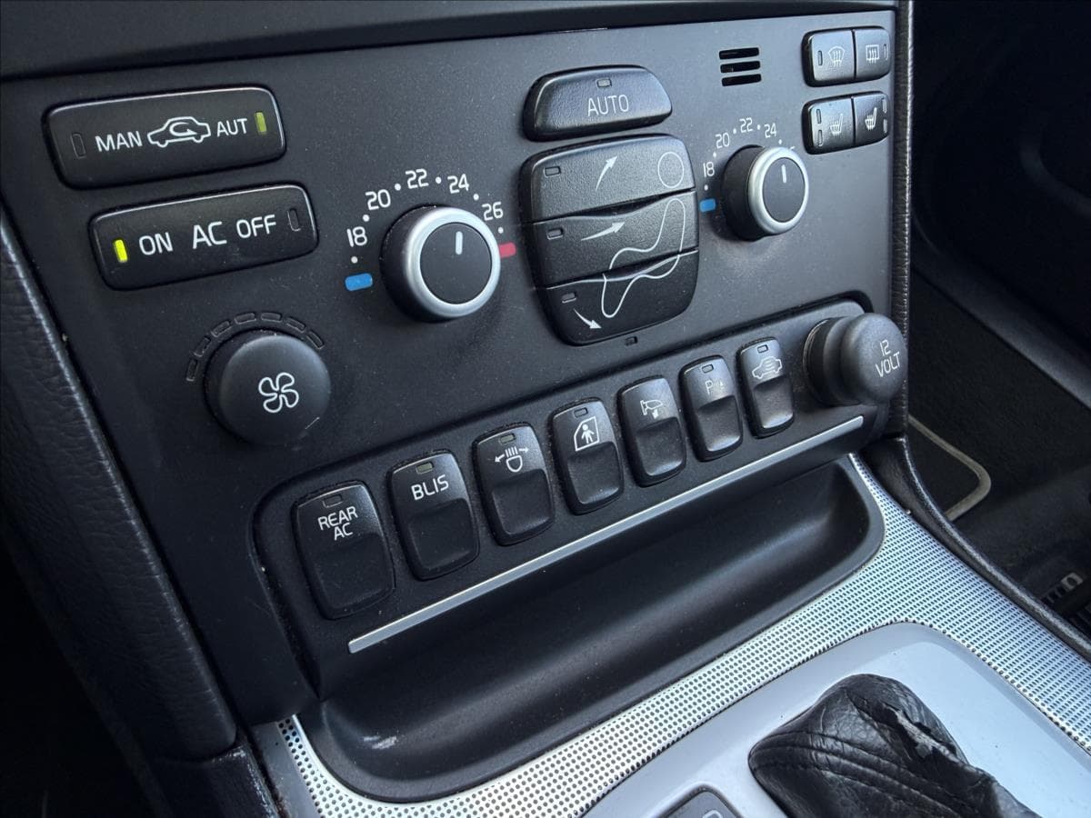 2011 Volvo XC90 - 19