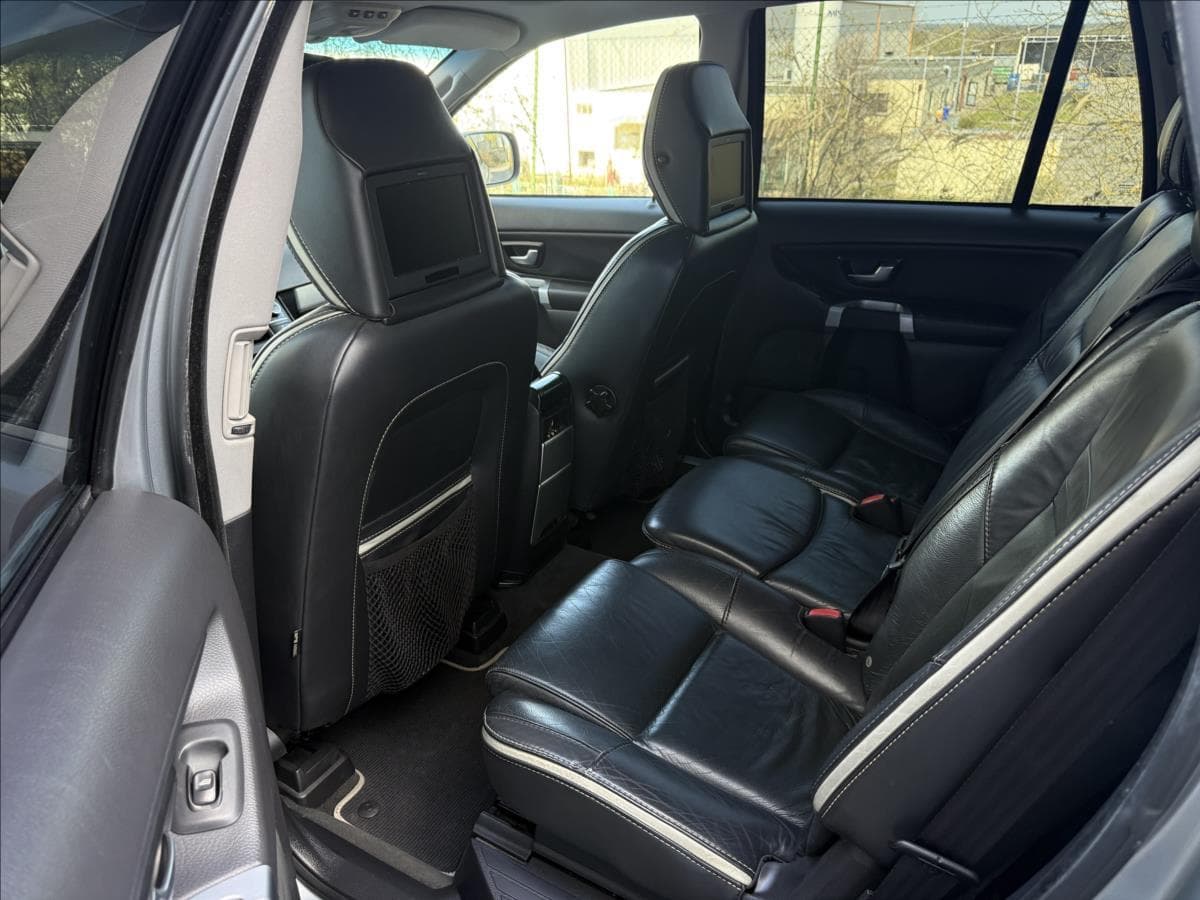 2011 Volvo XC90 - 11