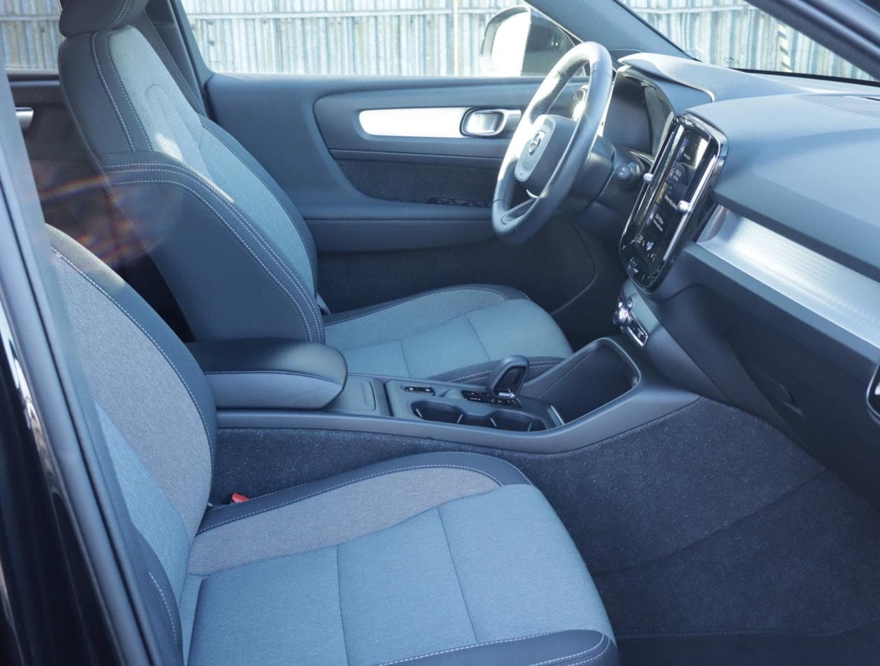 2021 Volvo XC40 - 12
