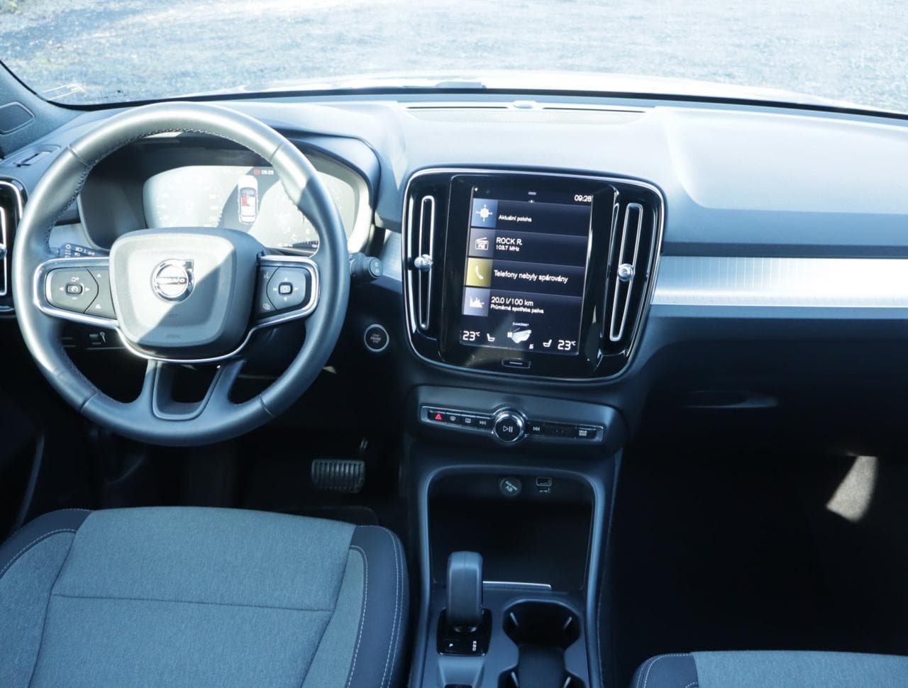 2021 Volvo XC40 - 10