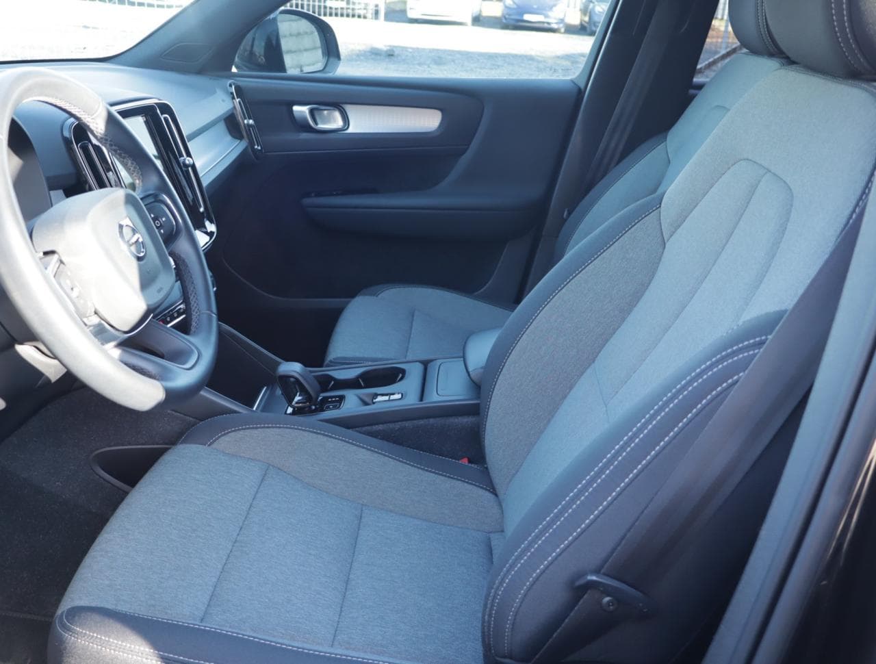 2021 Volvo XC40 - 16