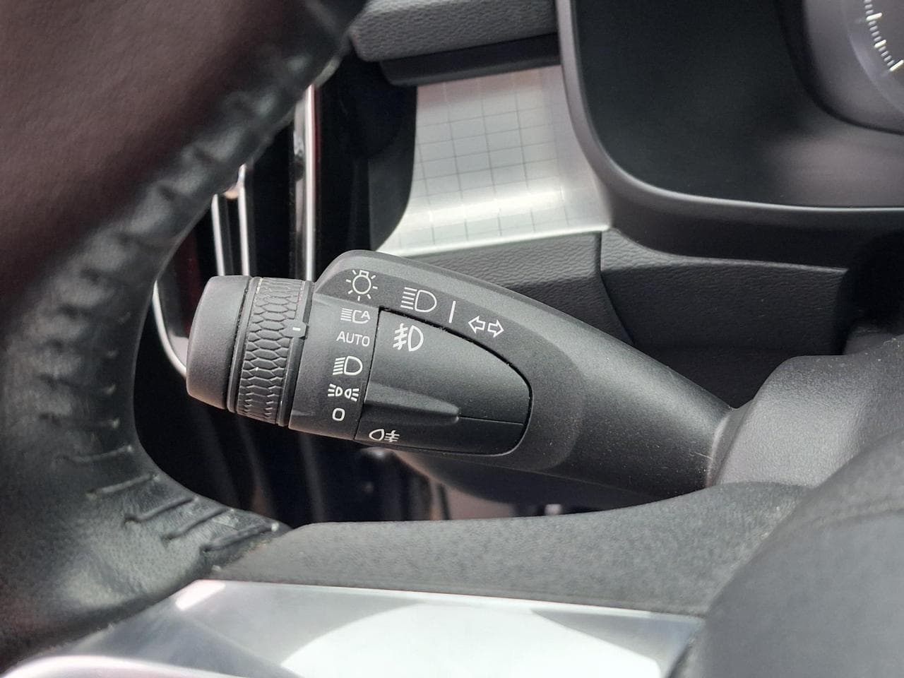 2020 Volvo XC40 - 12