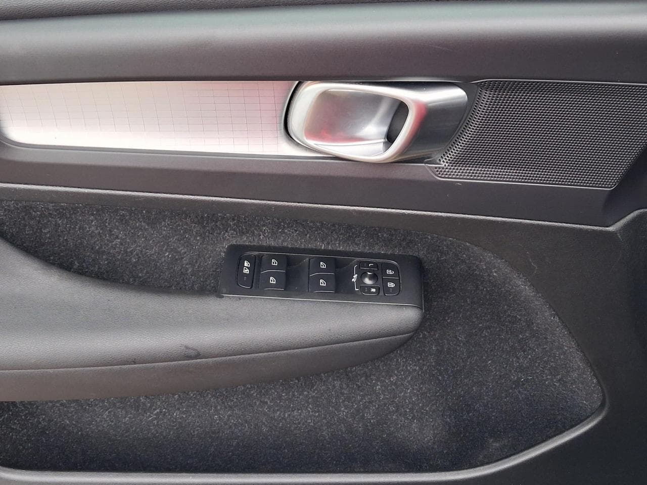 2020 Volvo XC40 - 11