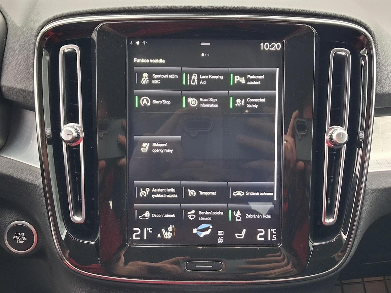 2020 Volvo XC40 - 16