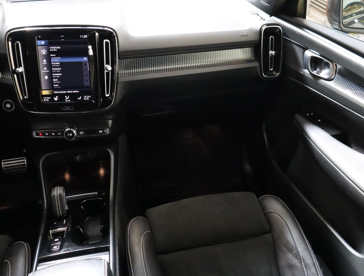 2021 Volvo Xc40 - 11