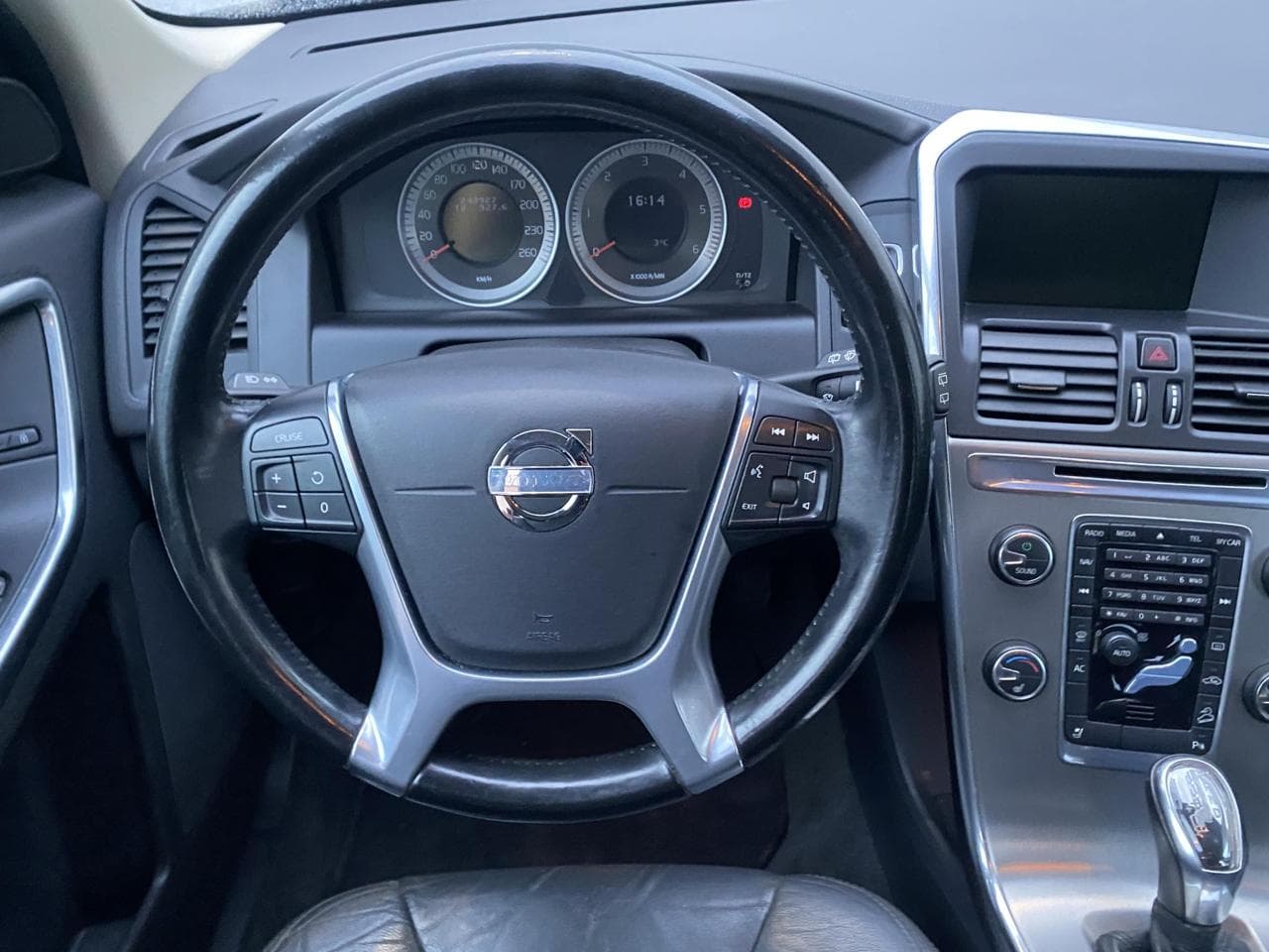 2012 Volvo XC60 - 11