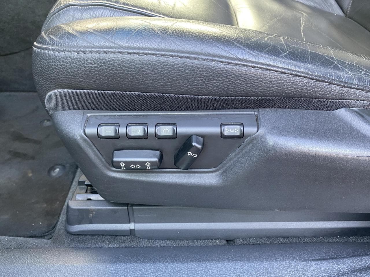 2005 Volvo XC90 - 14