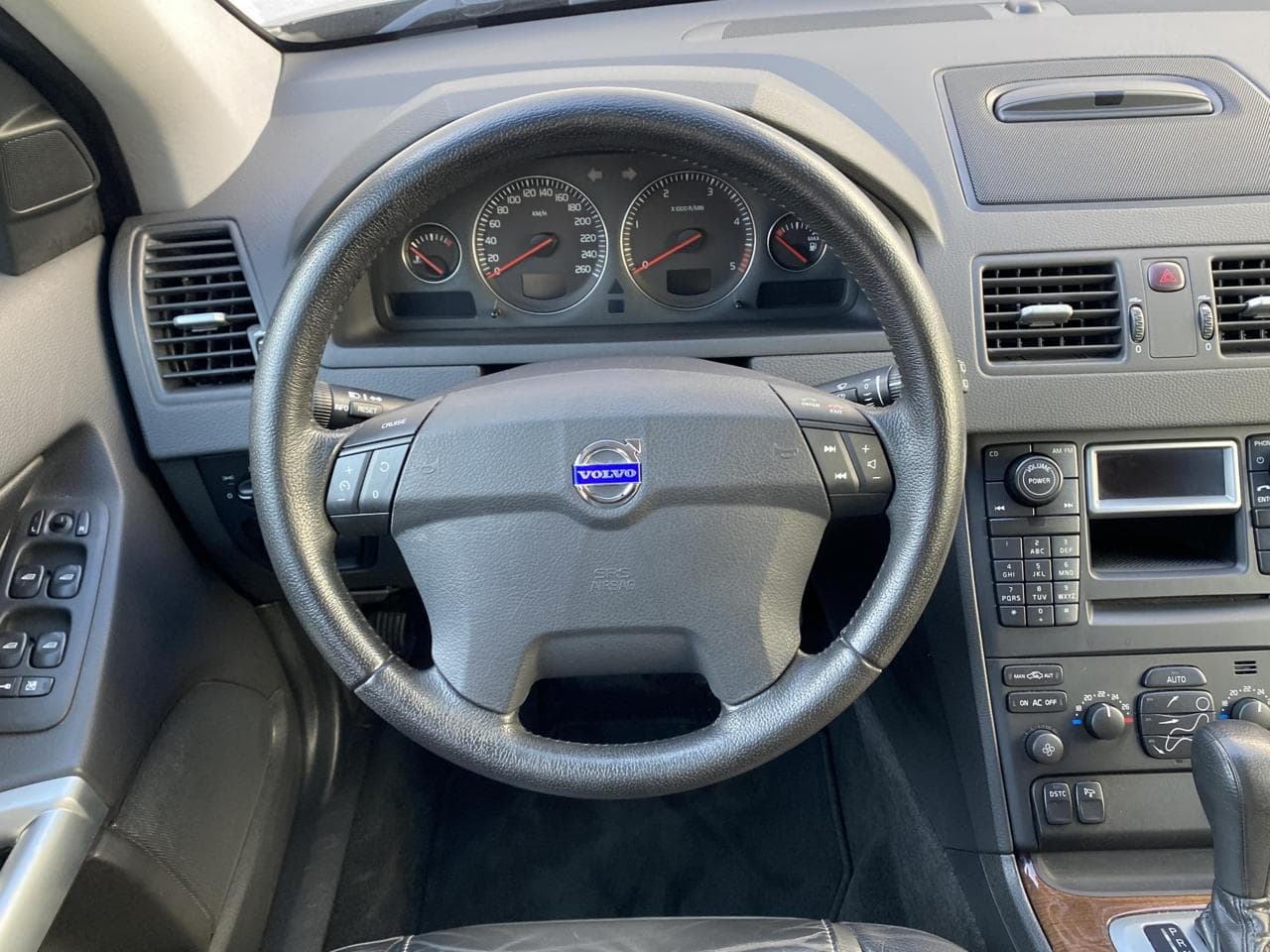 2005 Volvo XC90 - 11