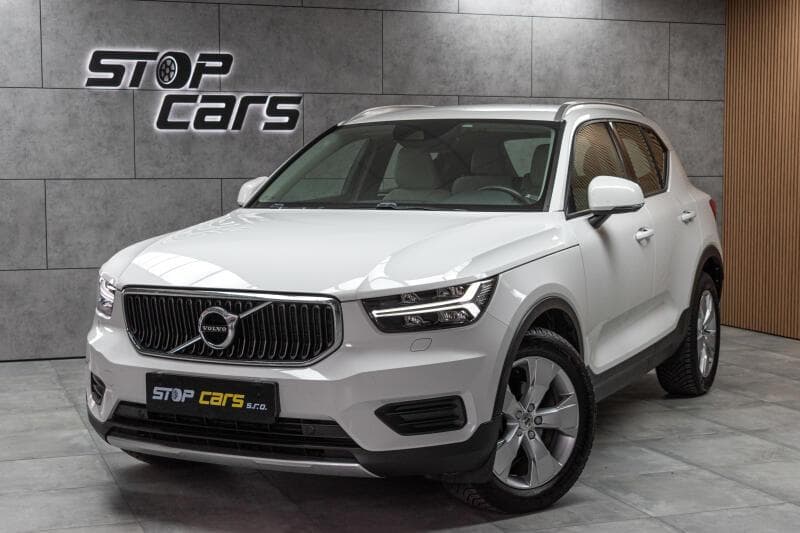 Volvo XC40 D3 MOMENTUM*TAŽNÉ*4xVÝHŘEV* SUV