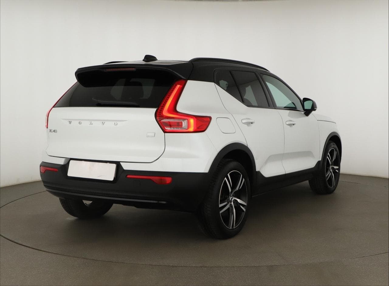 2020 Volvo XC40 - 7