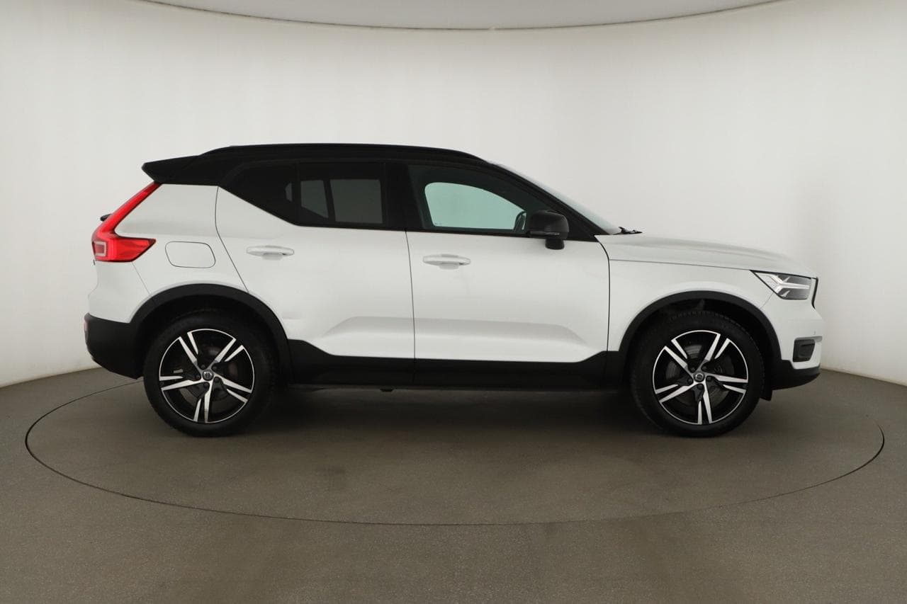 2020 Volvo XC40 - 8