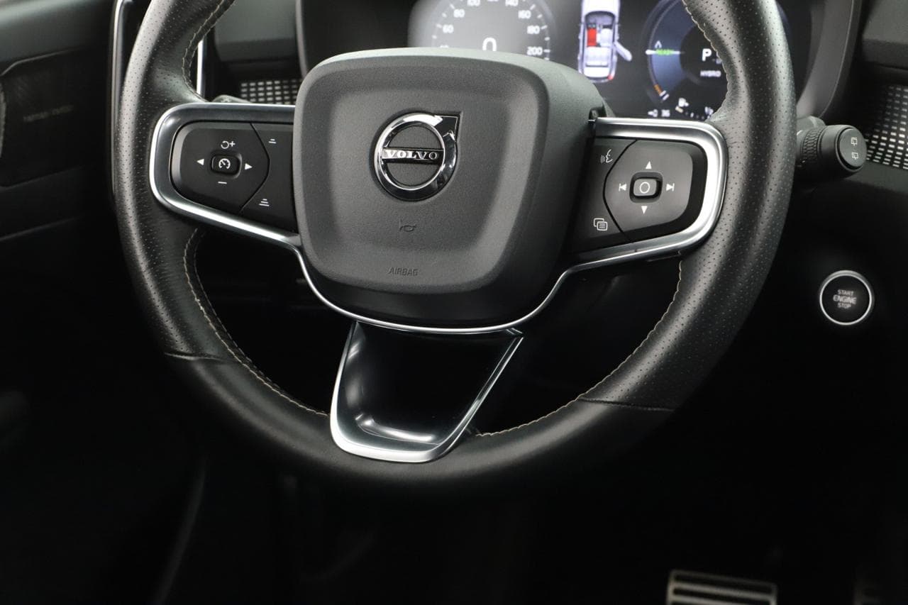 2020 Volvo XC40 - 14
