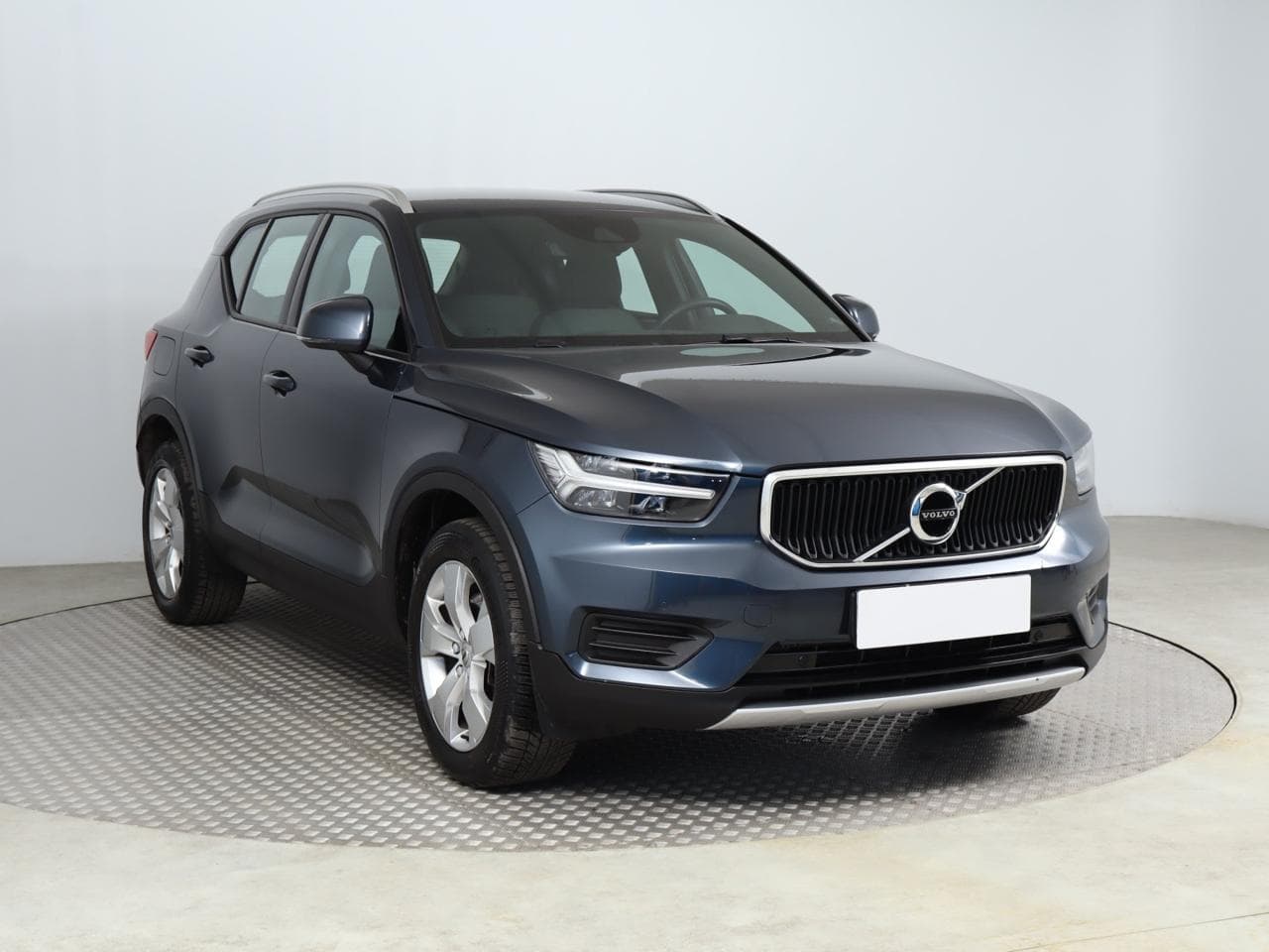 Volvo XC40 B4 145kW SUV