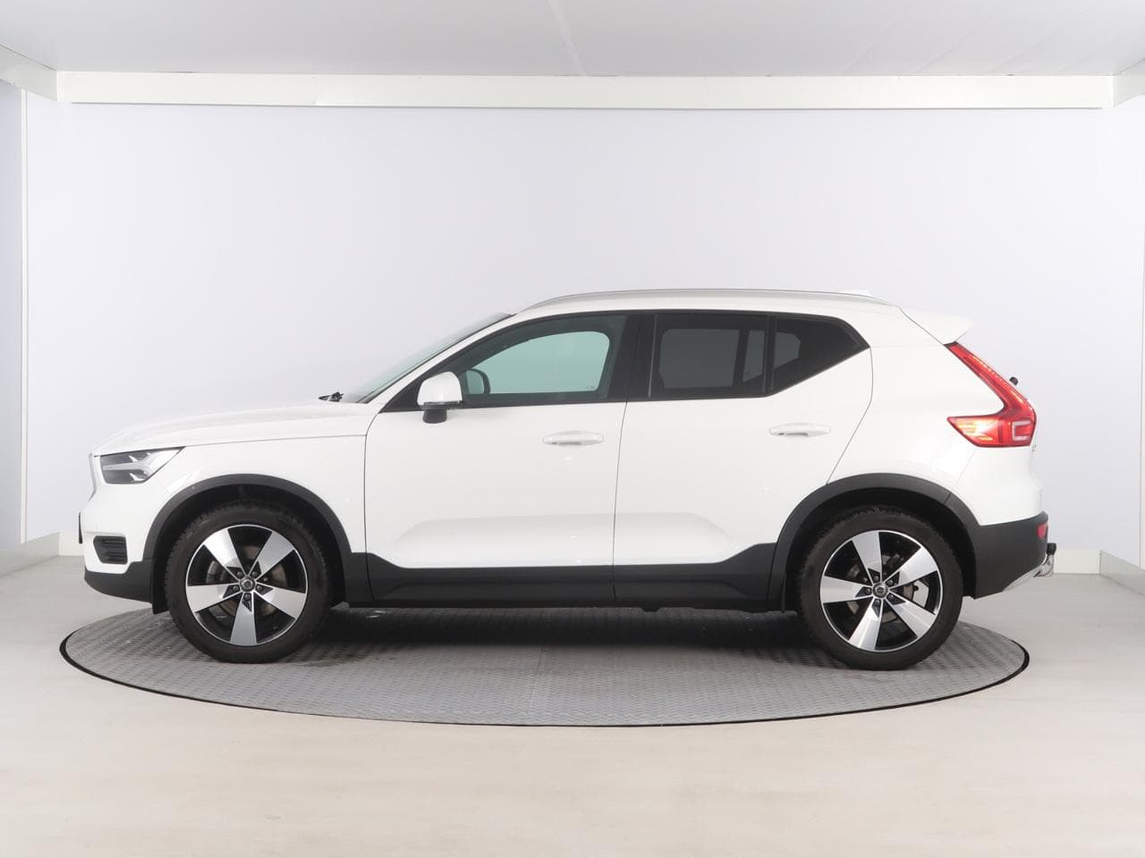 2022 Volvo XC40 - 4