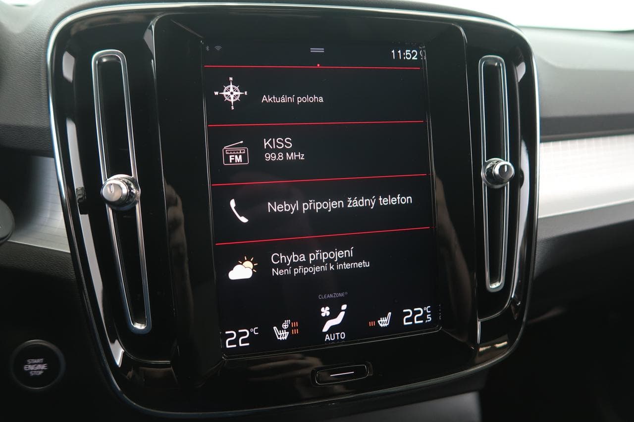2022 Volvo XC40 - 18