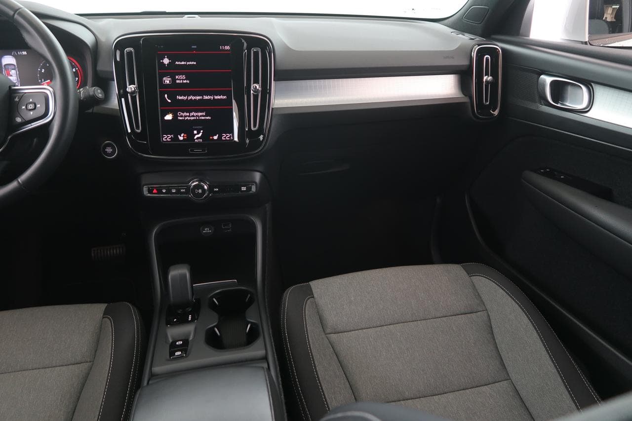 2022 Volvo XC40 - 11