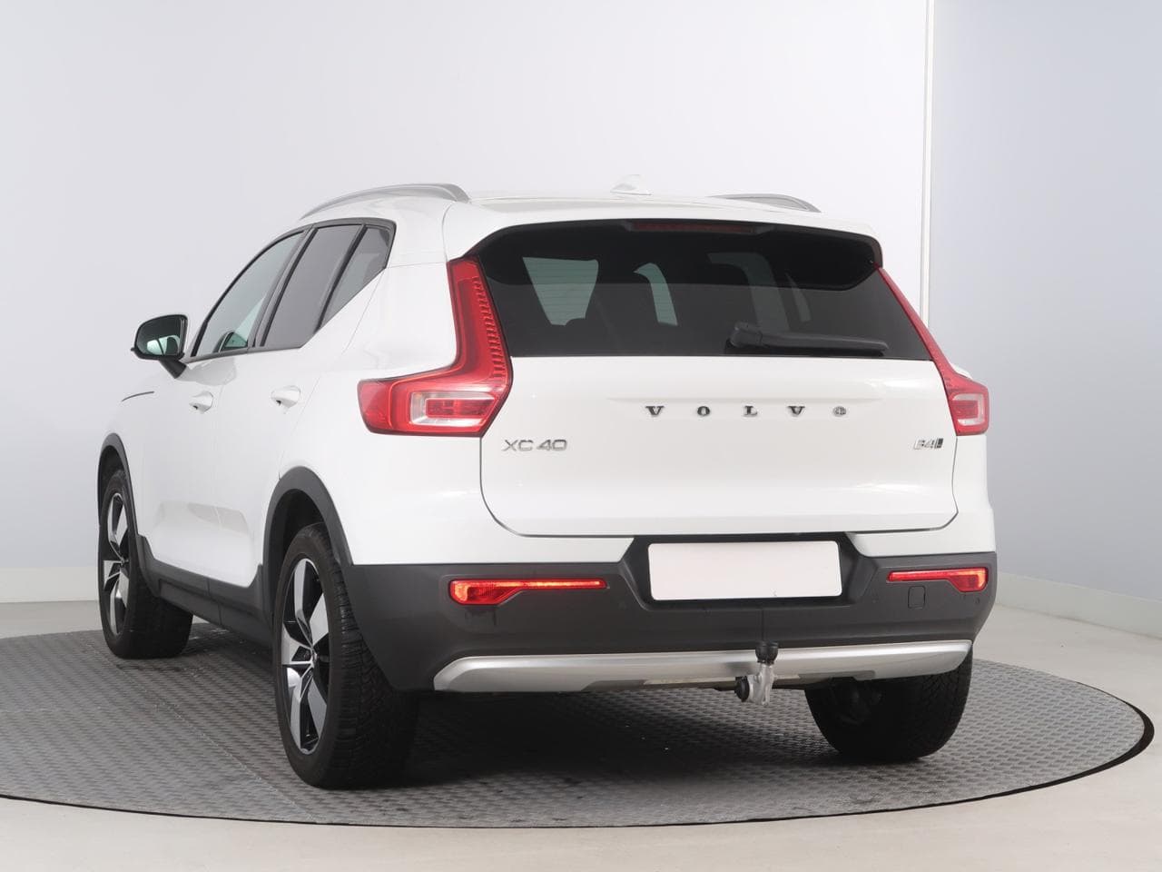 2022 Volvo XC40 - 5