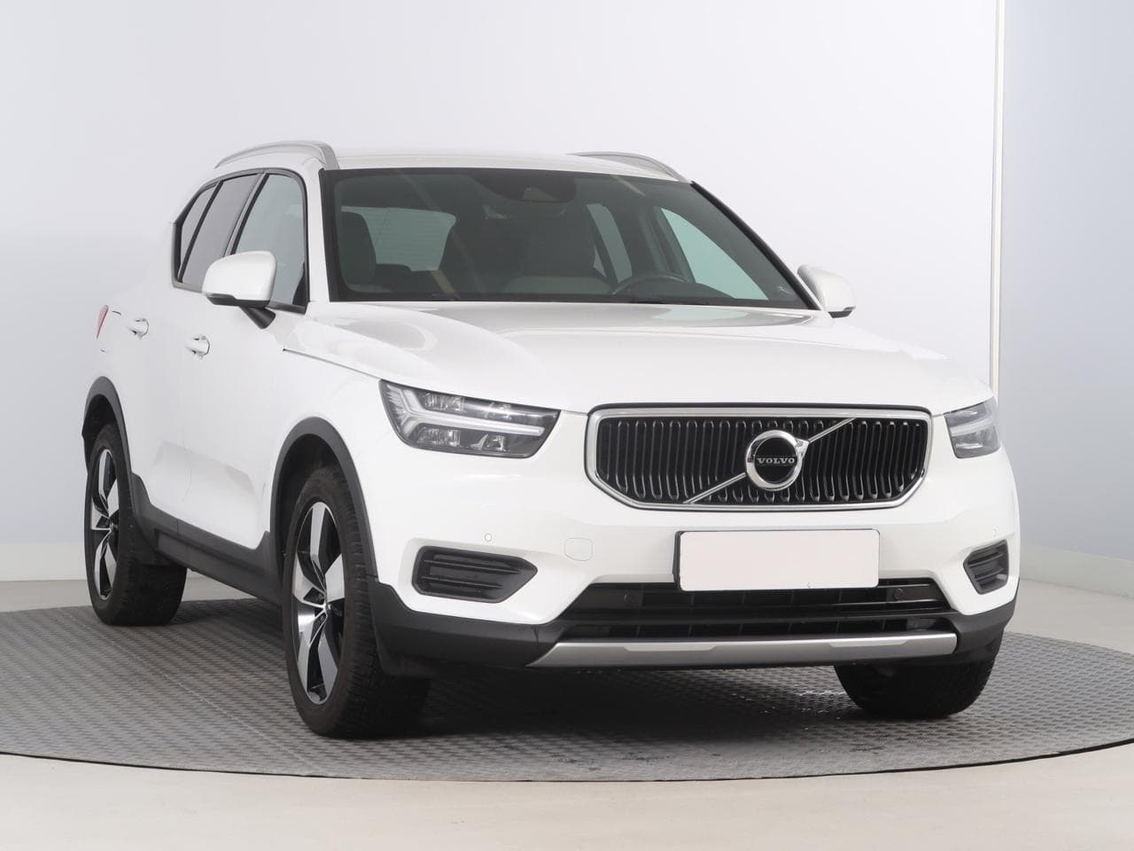 Volvo XC40 B4 AWD 145kW SUV
