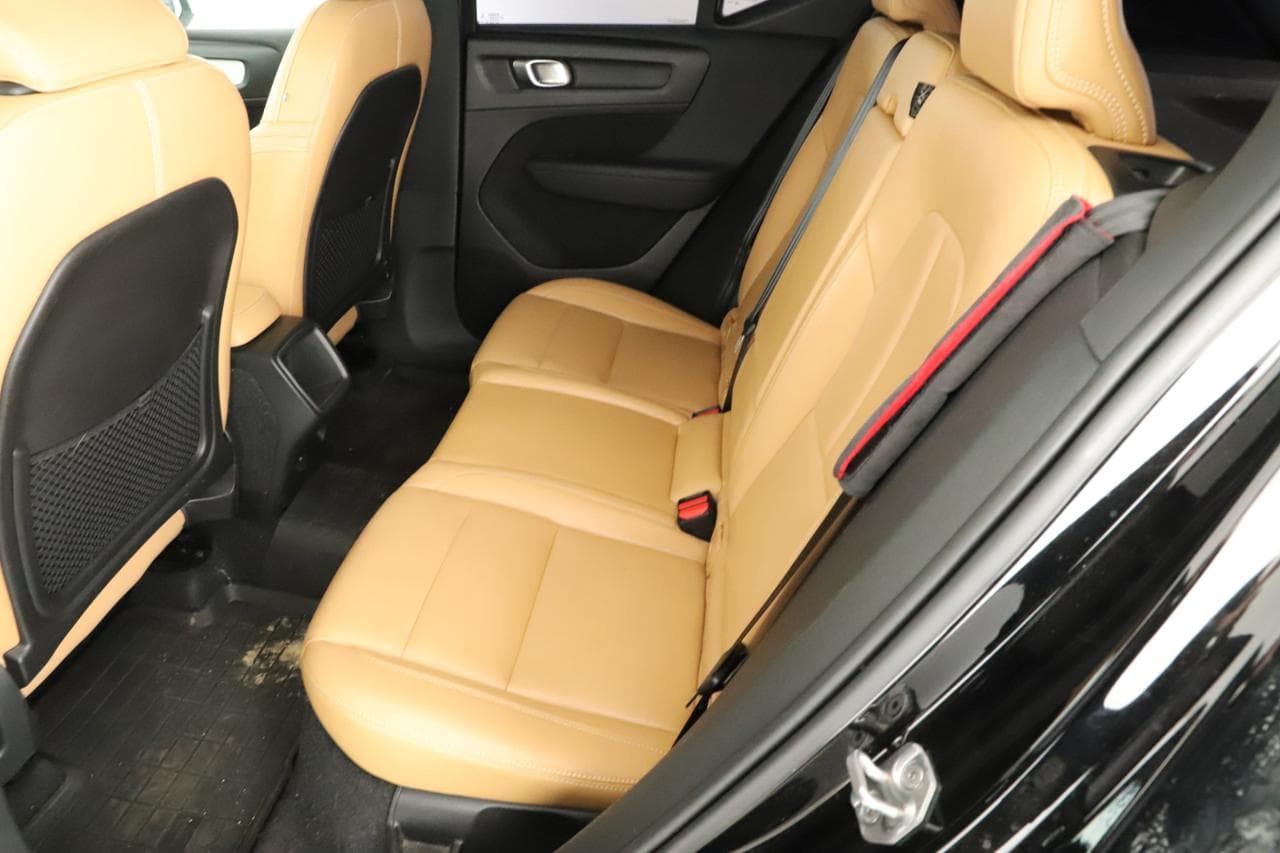 2018 Volvo XC40 - 12