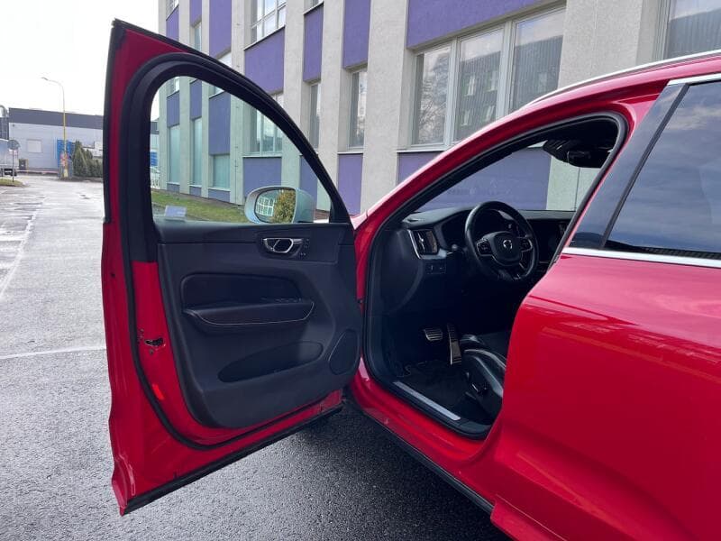2018 Volvo XC60 - 8