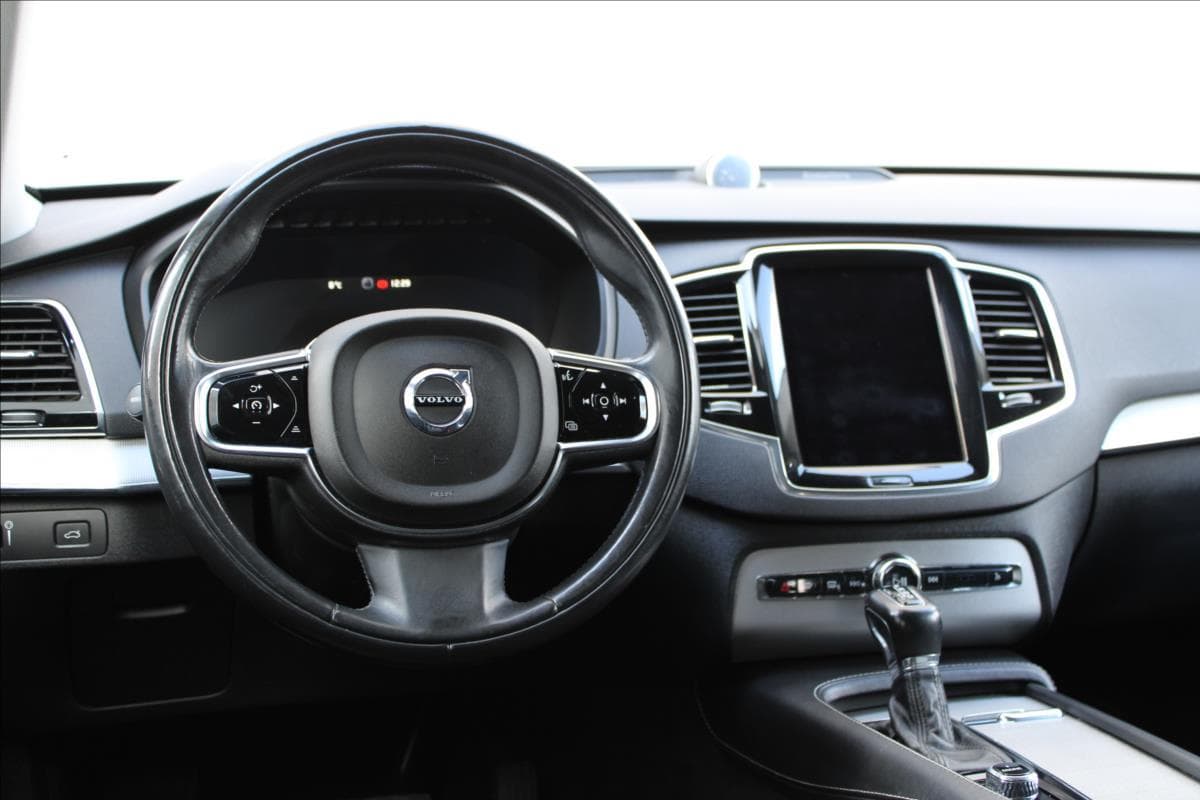 2015 Volvo XC90 - 16