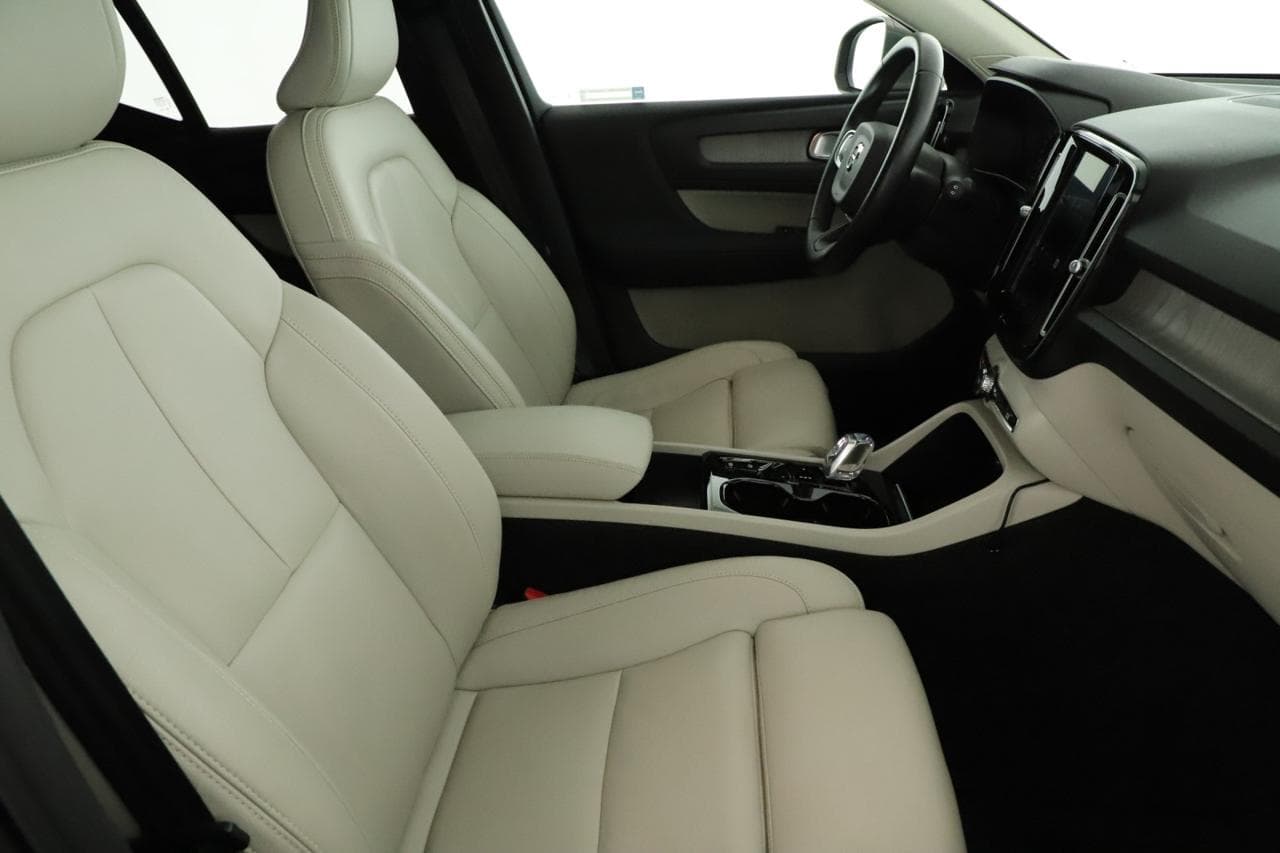 2020 Volvo XC40 - 10