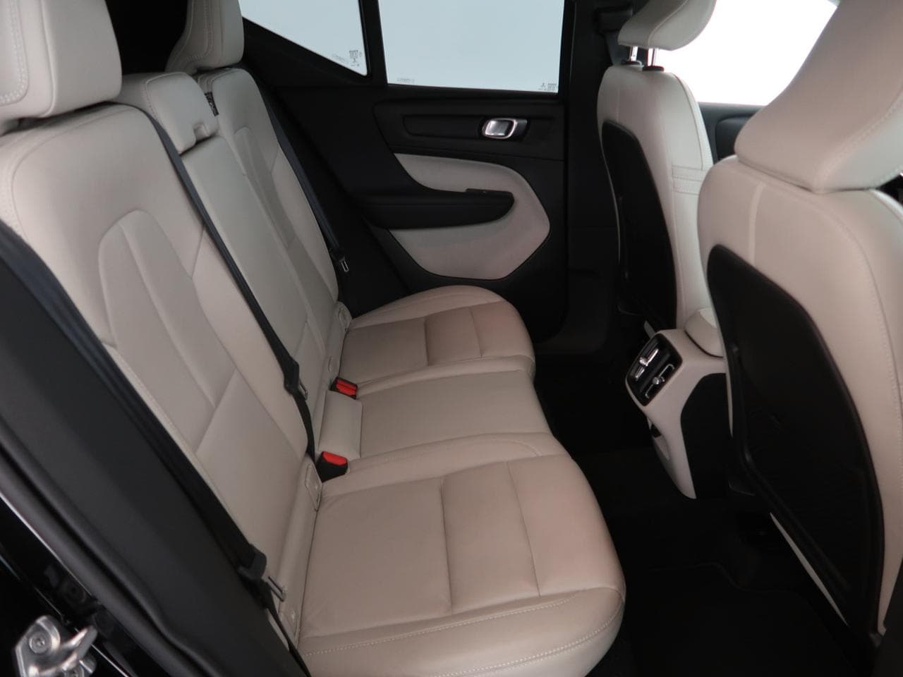 2018 Volvo XC40 - 19