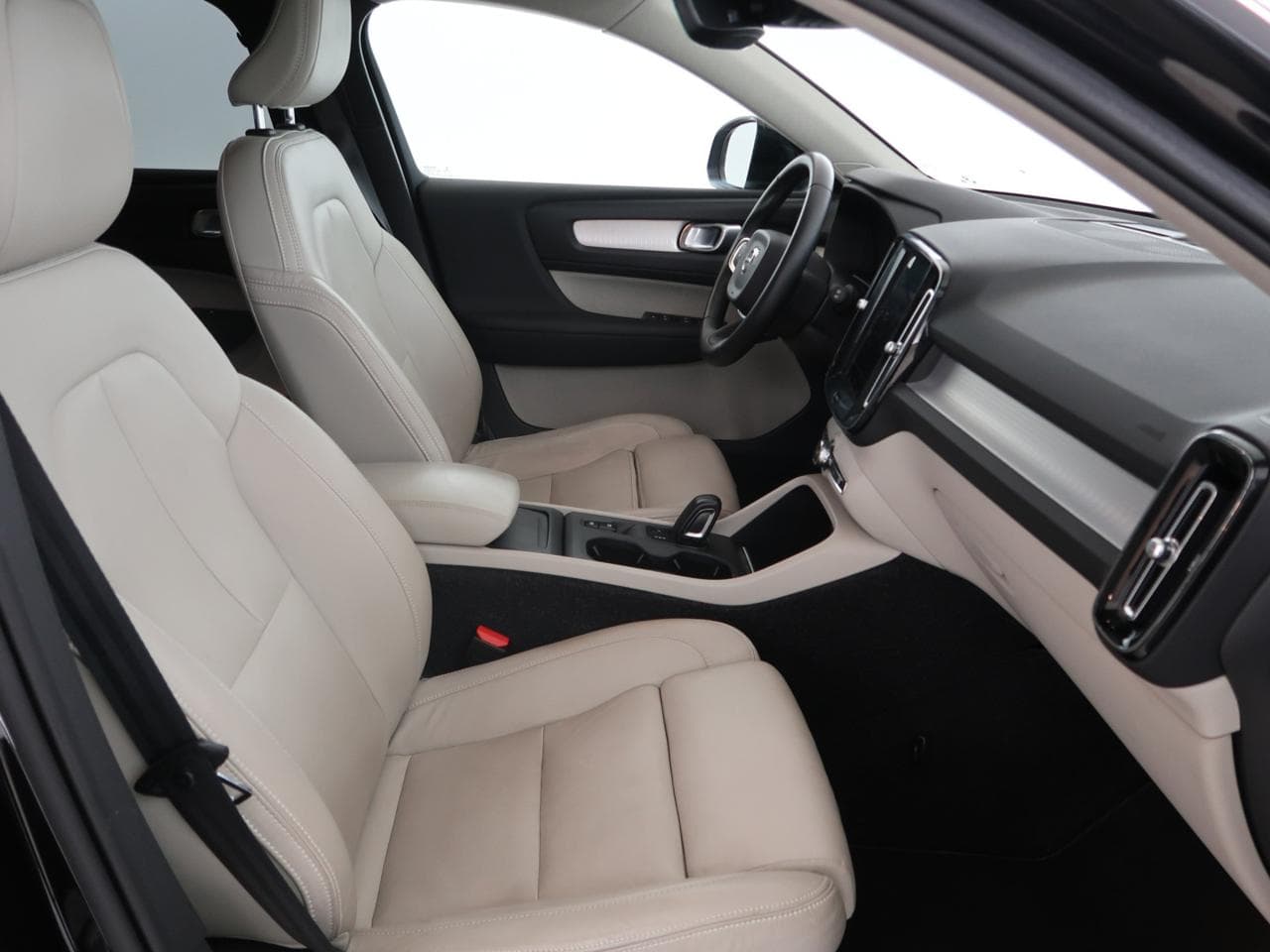 2018 Volvo XC40 - 17