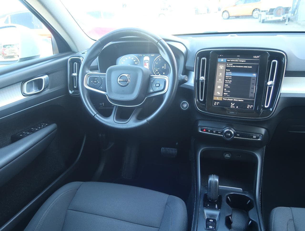 2021 Volvo XC40 - 12