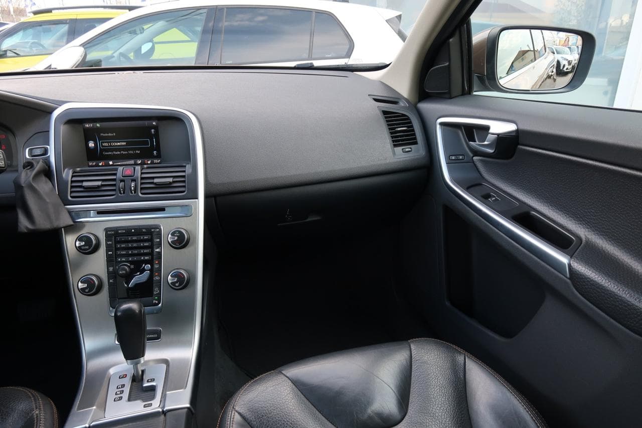 2011 Volvo XC60 - 11