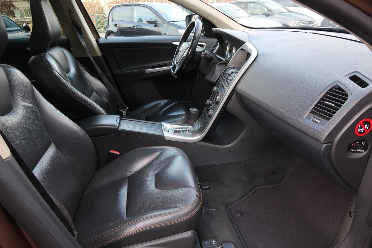 2011 Volvo XC60 - 12