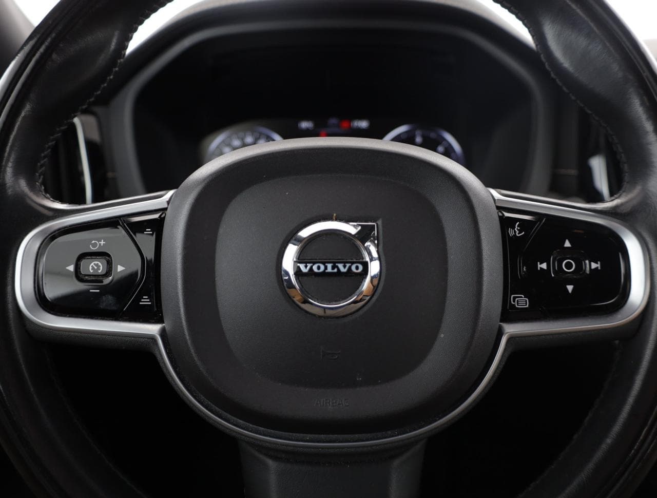 2018 Volvo XC60 - 14