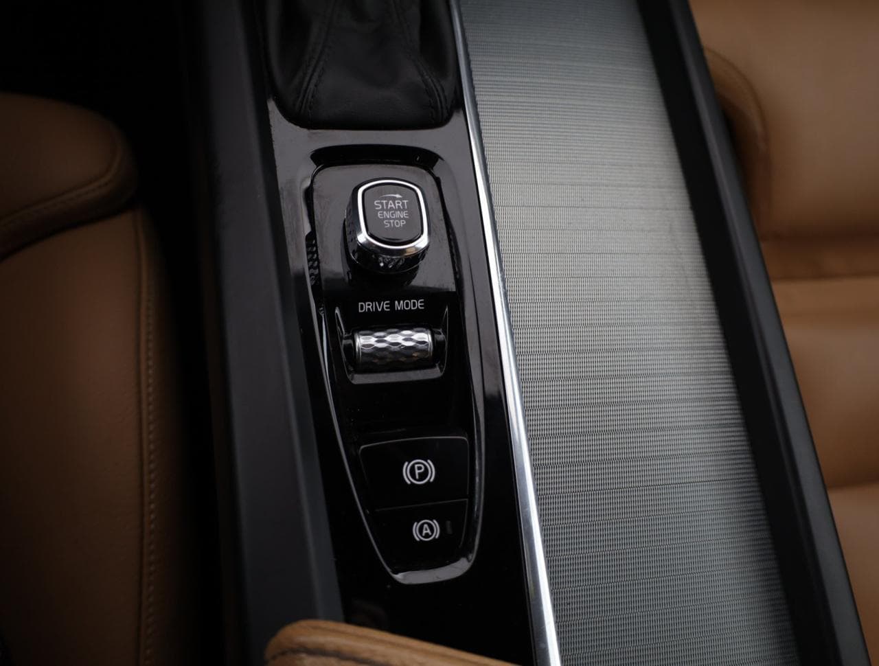 2018 Volvo XC60 - 18