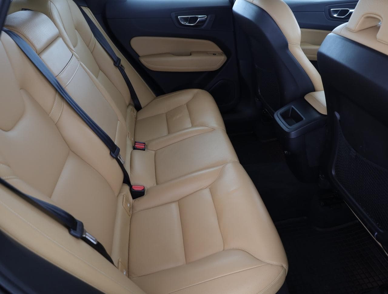 2018 Volvo XC60 - 11