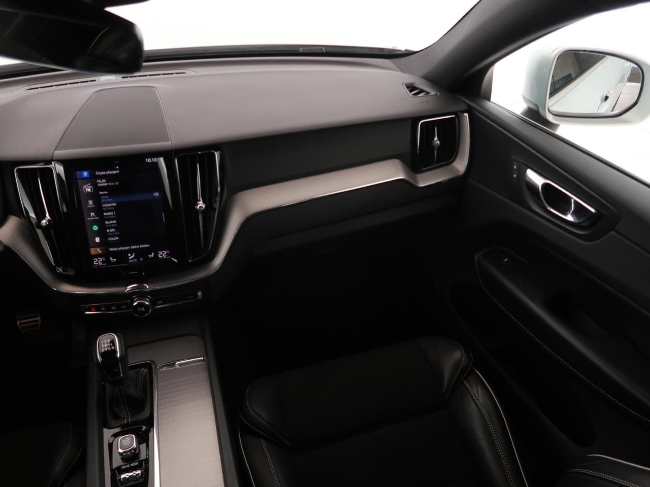 2018 Volvo XC60 - 11